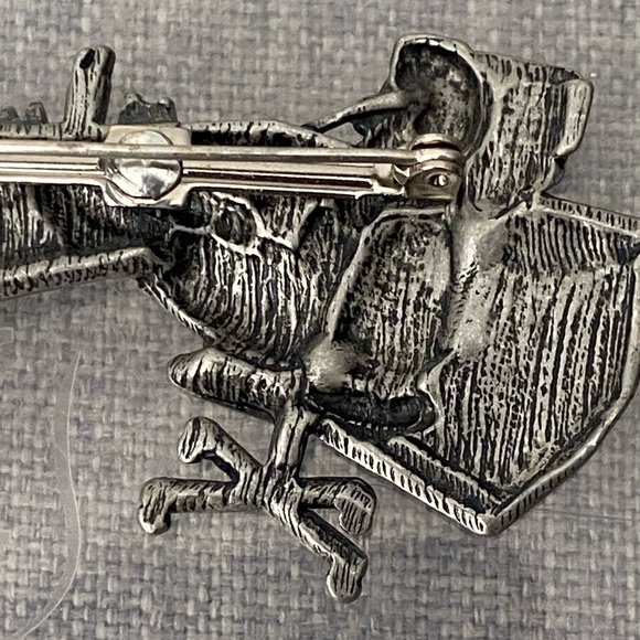 JJ secretary pin. Pewter color. VG used condition. Measures approx 2 1/2 ". - Picture 7 of 9